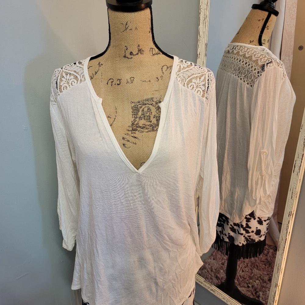 2X cream 3/4 sleeve w lace details shirt
